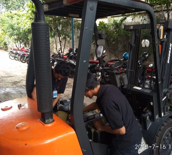 Service Forklift Babakan Madang